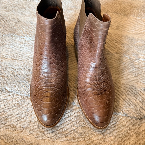 Jonak Paris Elegant Brown Textured Ankle Booties - Picture 2 of 6